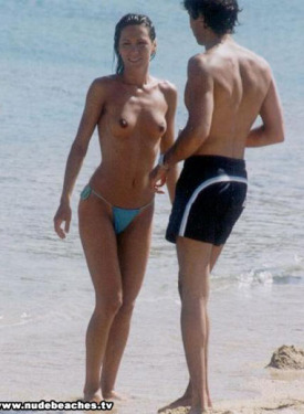 Exciting topless beach hotties