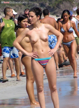 Young sexy topless beach hotties