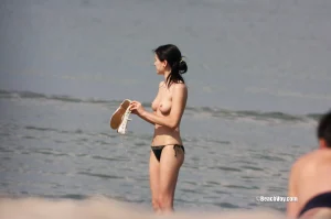 01-black-pants-tiny-nipples-water-side-001