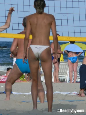 30-volleyball-white-bikini-cameltoe-003