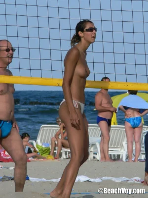31-volleyball-white-bikini-cameltoe-004