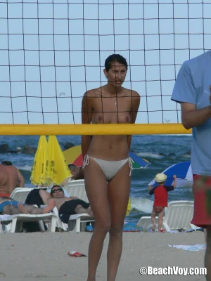 35-volleyball-white-bikini-cameltoe-008