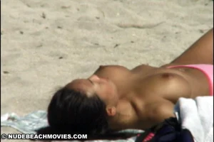 29-nude-girl-beach-movies-200