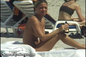 20-nude-girl-beach-movies-155