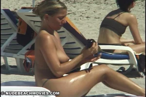 23-nude-girl-beach-movies-158