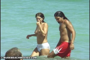 35-nude-girl-beach-movies-182